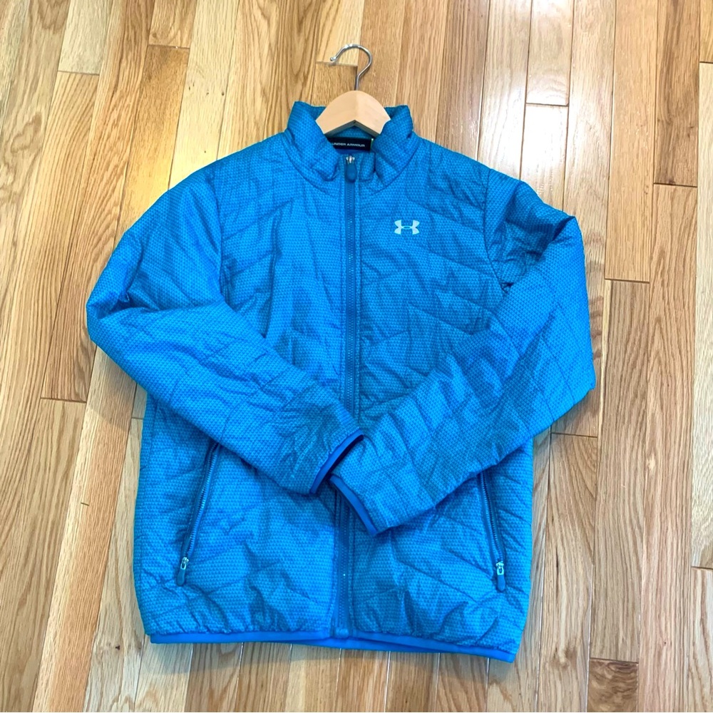 Under Armour lightweight puffer jacket. Good used condition.